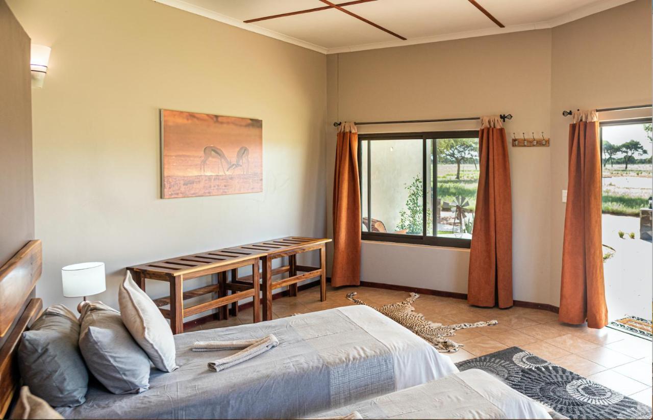 Africa Awaits Lodge & Safaris Gobabis Dış mekan fotoğraf