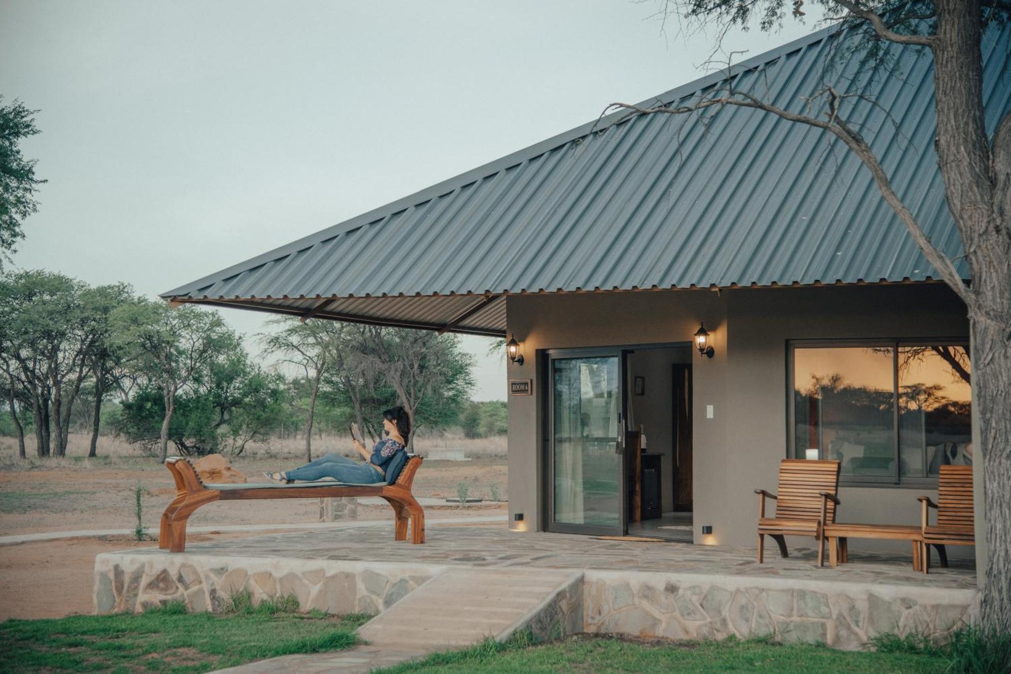 Africa Awaits Lodge & Safaris Gobabis Dış mekan fotoğraf