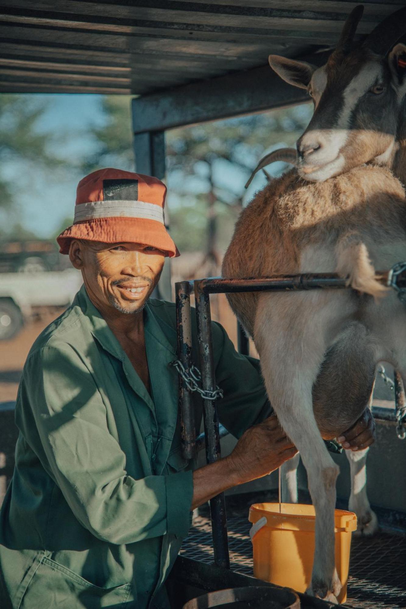 Africa Awaits Lodge & Safaris Gobabis Dış mekan fotoğraf